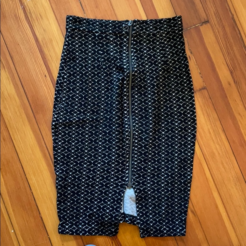 Stretchy Anthropologie (Maeve) zip-front skirt